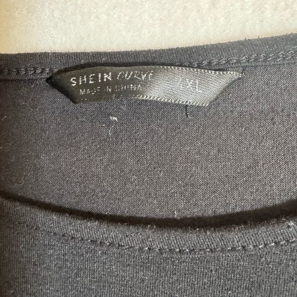 Shein Curve Colorblock Tiered Ruffle Tunic Top Black/Grey 3XL‎ - Picture 3 of 5